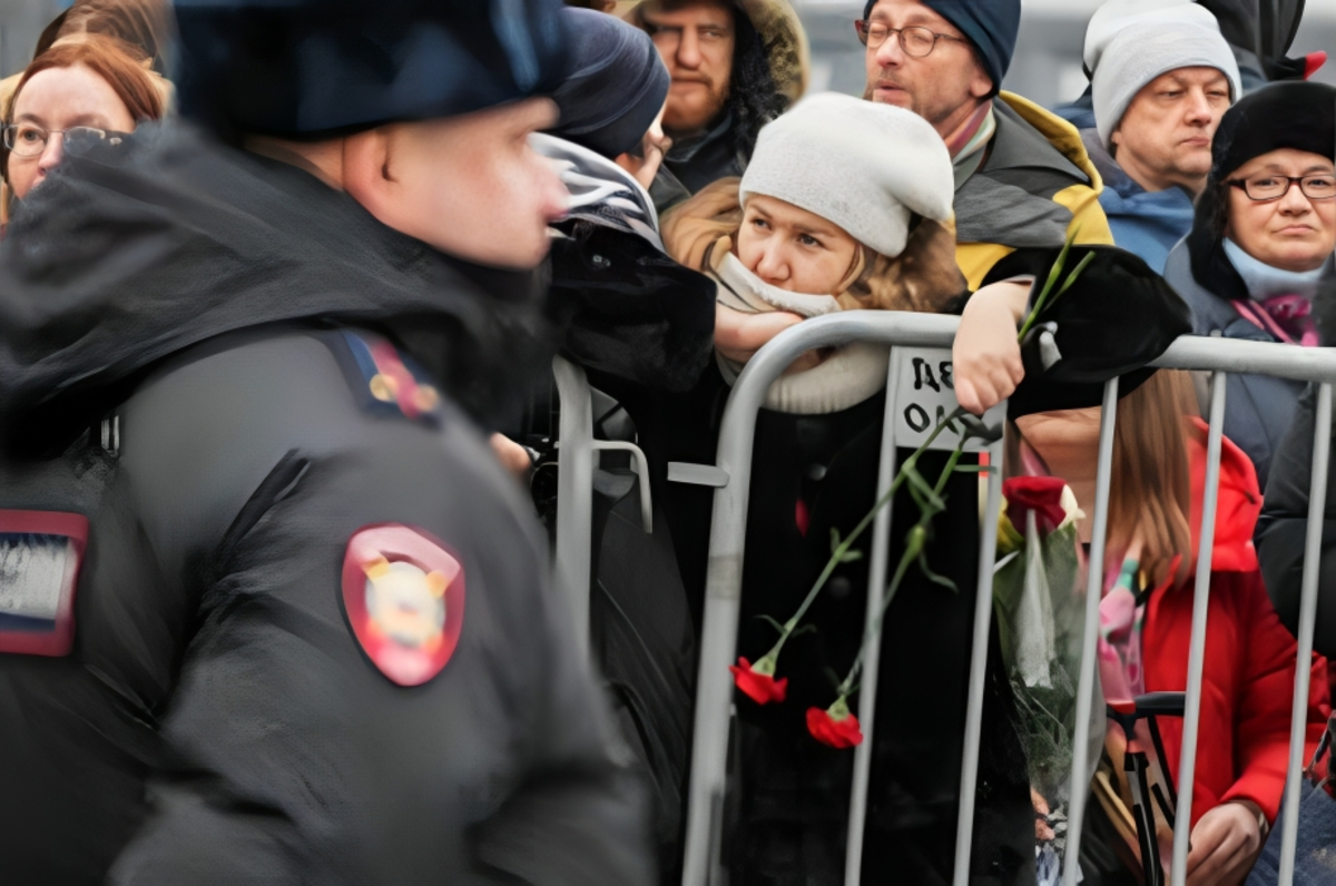 Navalny, in migliaia ai funerali a Mosca. 56 arresti in 13 città russe