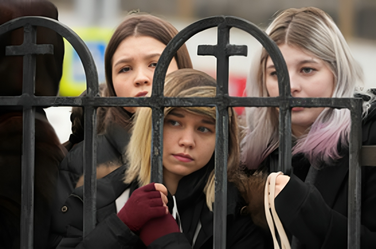Navalny, in migliaia ai funerali a Mosca. 56 arresti in 13 città russe