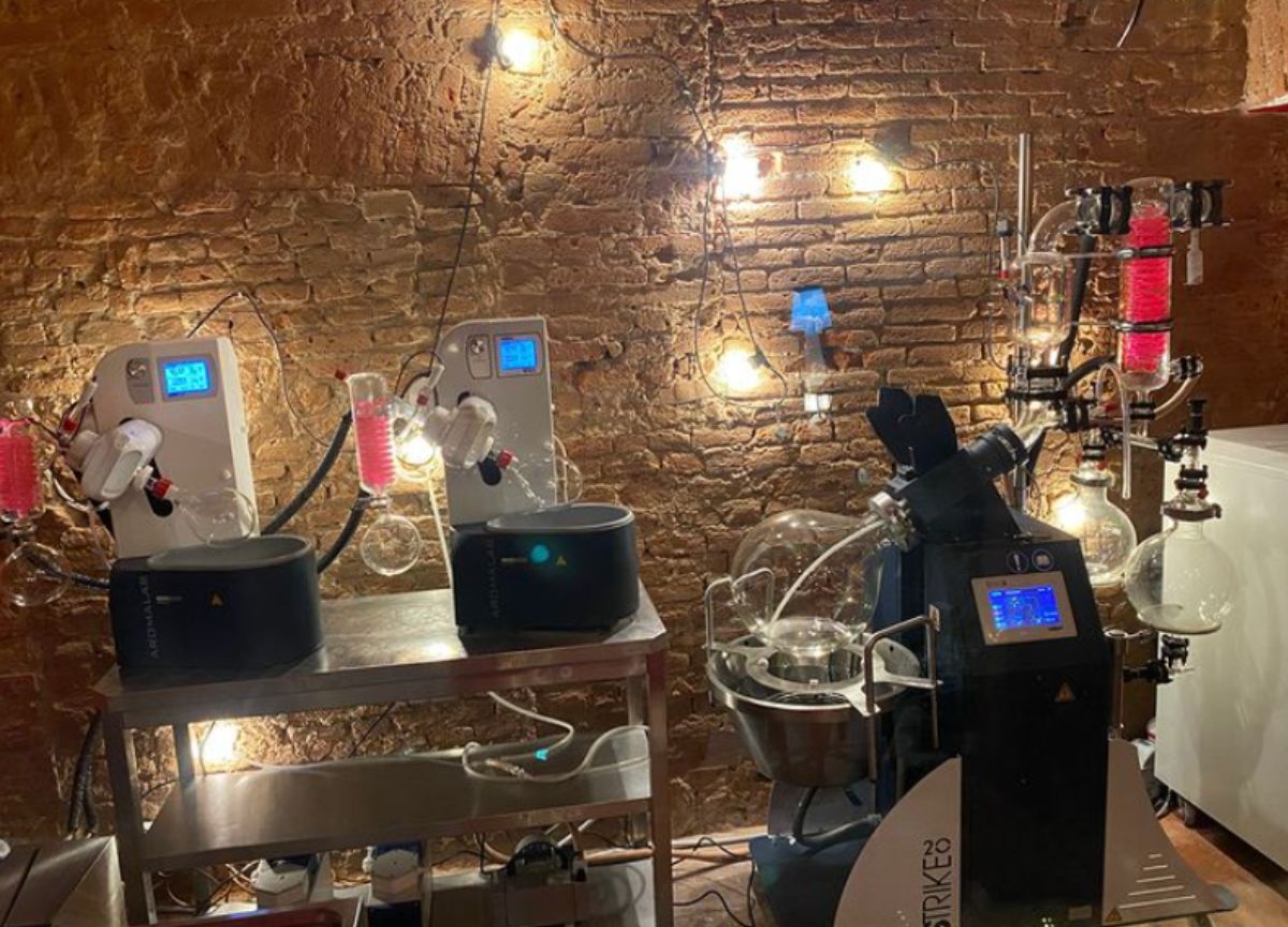 A Milano apre GinO12 Distillery, Il bar per il gin “fai-da-te” A Milano apre GinO12 Distillery, Il bar per il gin “fai-da-te”
