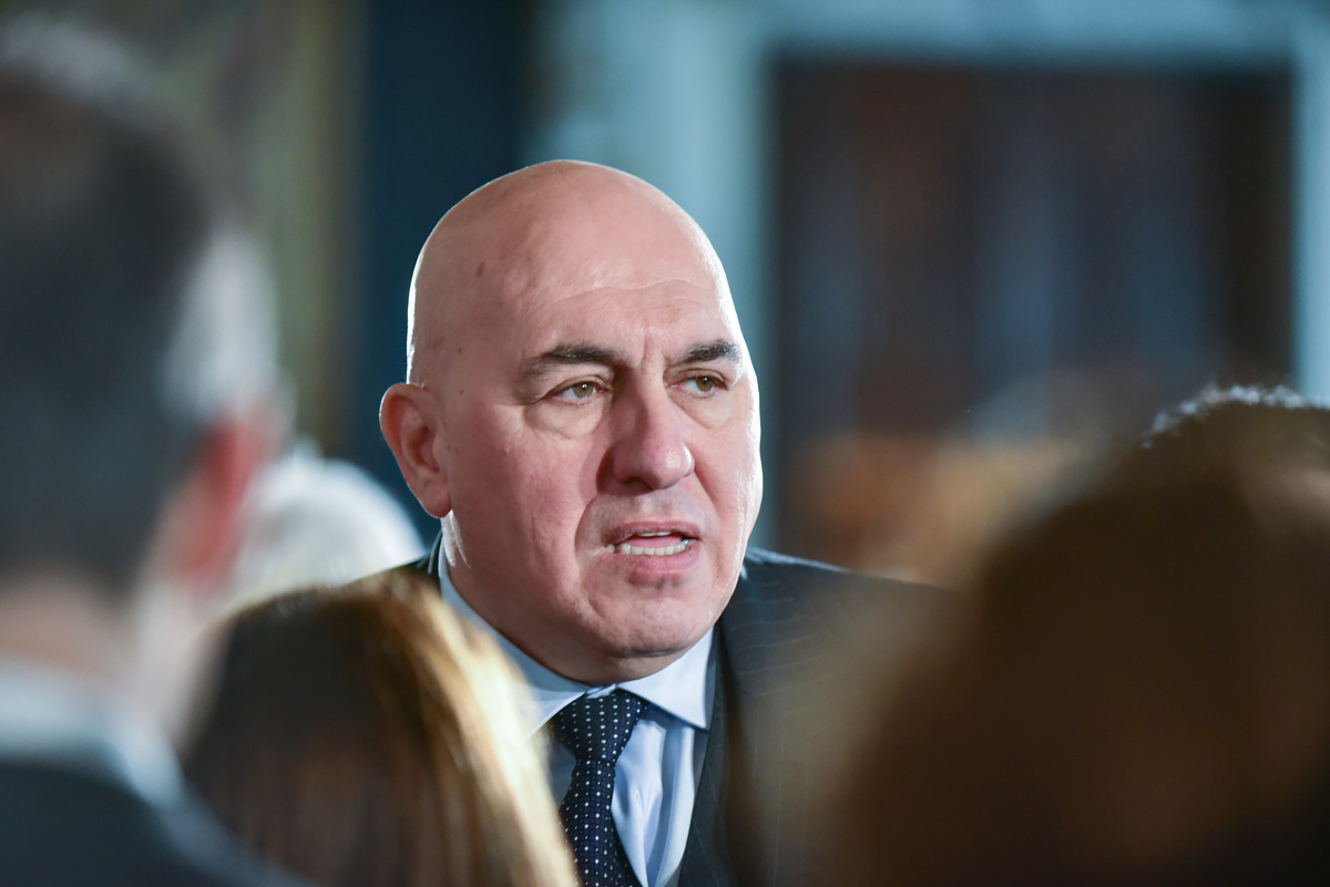 Crosetto: “Serve l’esercito Ue. Vannacci deve sottostare alle regole militari”