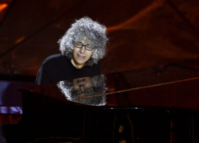 Roma, Giovanni Allevi torna a suonare e incanta l’Auditorium: standing ovation