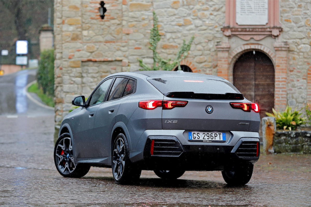 La Nuova BMW X2: evoluzione rivoluzionaria nel mondo dei SAC compatti La Nuova BMW X2: evoluzione rivoluzionaria nel mondo dei SAC compatti