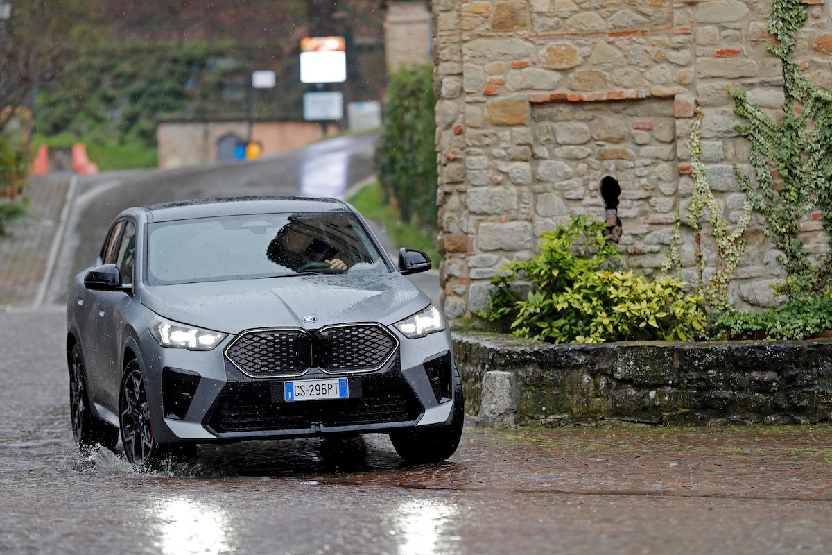 La Nuova BMW X2: evoluzione rivoluzionaria nel mondo dei SAC compatti La Nuova BMW X2: evoluzione rivoluzionaria nel mondo dei SAC compatti