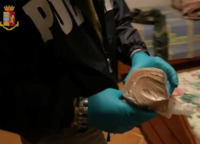 Porta Portese, vendeva oggetti rubati in un magazzino: arrestato 52enne