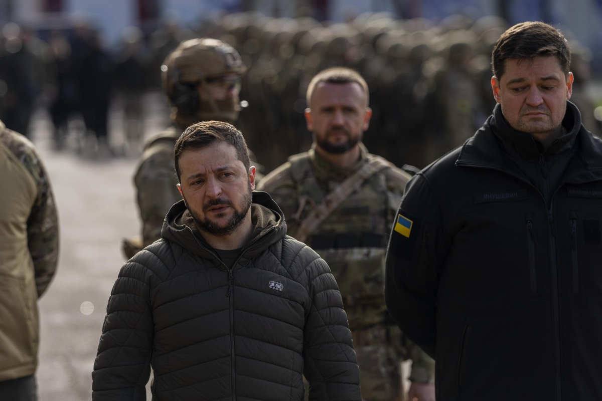 Ucraina, Zelensky al capolinea. Sindaco di Kiev: “Ha commesso troppi errori” Ucraina, Zelensky al capolinea. Sindaco di Kiev: “Ha commesso troppi errori”