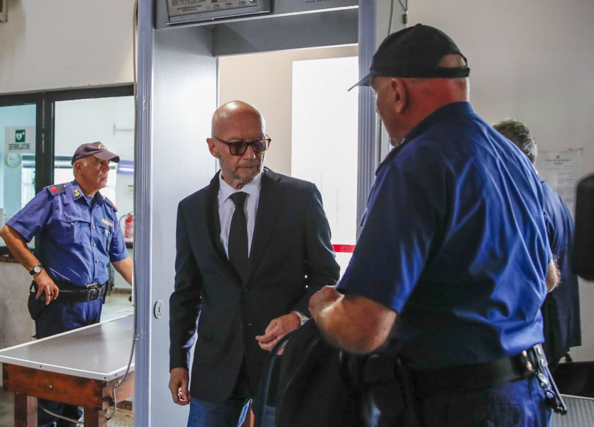 Haggis scagionato: “Sesso consenziente a Ostuni”. Le chat incastrano la fan Haggis scagionato: “Sesso consenziente a Ostuni”. Le chat incastrano la fan
