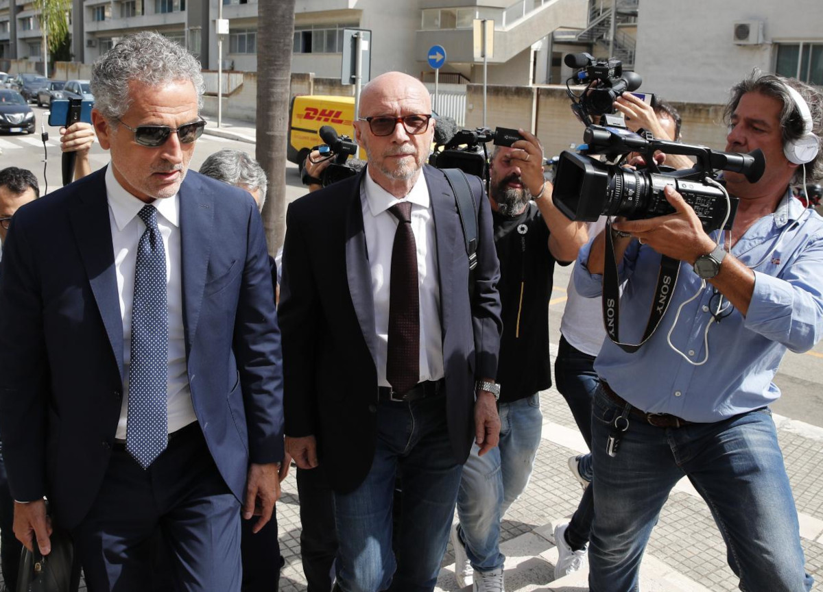 Haggis scagionato: “Sesso consenziente a Ostuni”. Le chat incastrano la fan Haggis scagionato: “Sesso consenziente a Ostuni”. Le chat incastrano la fan
