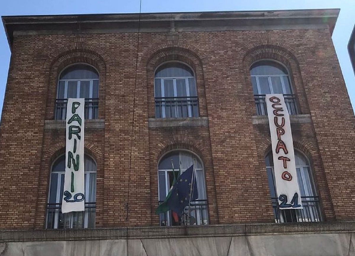 A liceo Parini di Milano conclusa occupazione degli studenti A liceo Parini di Milano conclusa occupazione degli studenti