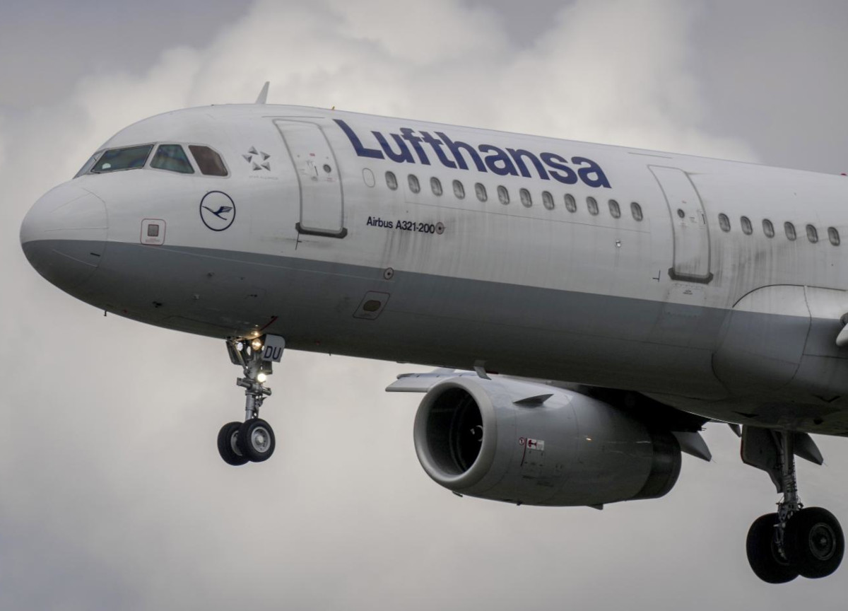 Lufthansa, nel 2023 l’utile vola a 1,7 mld. “Ita? Attendiamo il via libera Ue” Lufthansa, nel 2023 l’utile vola a 1,7 mld. “Ita? Attendiamo il via libera Ue”