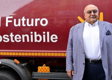 “Pace dimettiti”. Lavoratrici Ama contro il presidente accusato di molestie