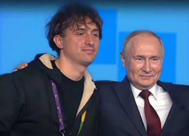 “Signor presidente, vorrei una foto”: lo street artist Jorit incontra Putin