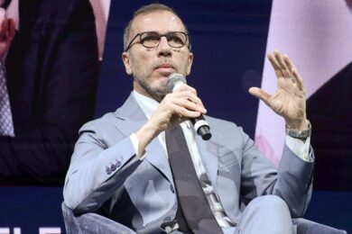 Tim presenta il nuovo piano industriale e sprofonda in Borsa: -23,7%