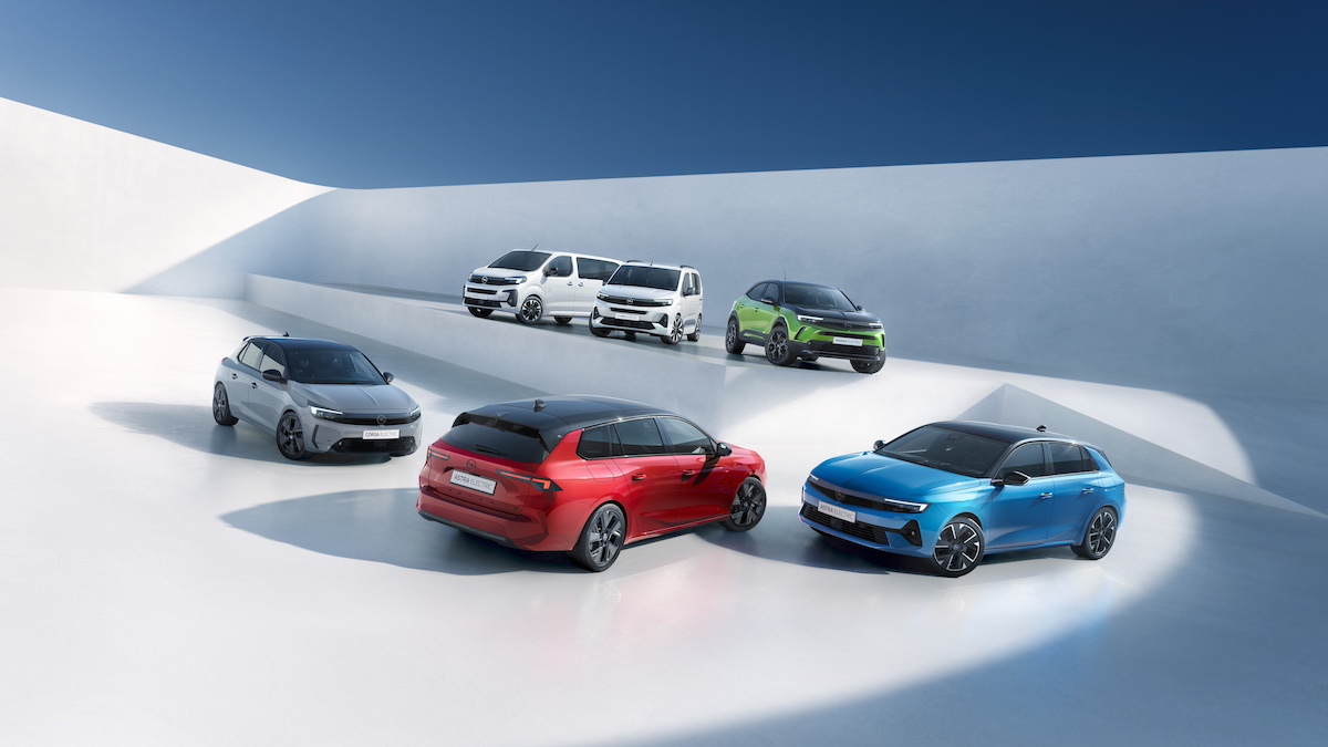 Opel rivoluziona la mobilità con la gamma elettrica 2024 Opel rivoluziona la mobilità con la gamma elettrica 2024