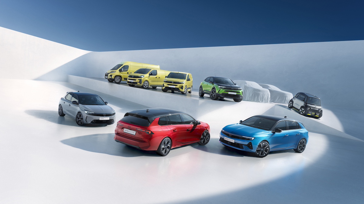 Opel rivoluziona la mobilità con la gamma elettrica 2024 Opel rivoluziona la mobilità con la gamma elettrica 2024