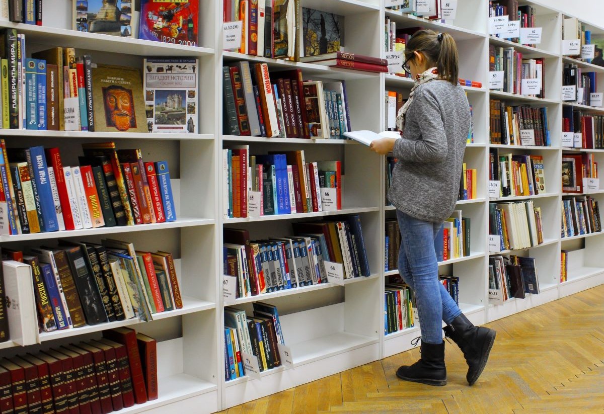 Libri, pirateria Italia da 705 milioni. Ma è un danno da 1,75 miliardi. I dati Libri, pirateria Italia da 705 milioni. Ma è un danno da 1,75 miliardi. I dati