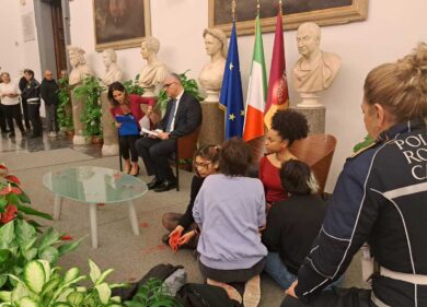 Roma, attiviste contro femministe in Campidoglio: “Basta convegni inutili”