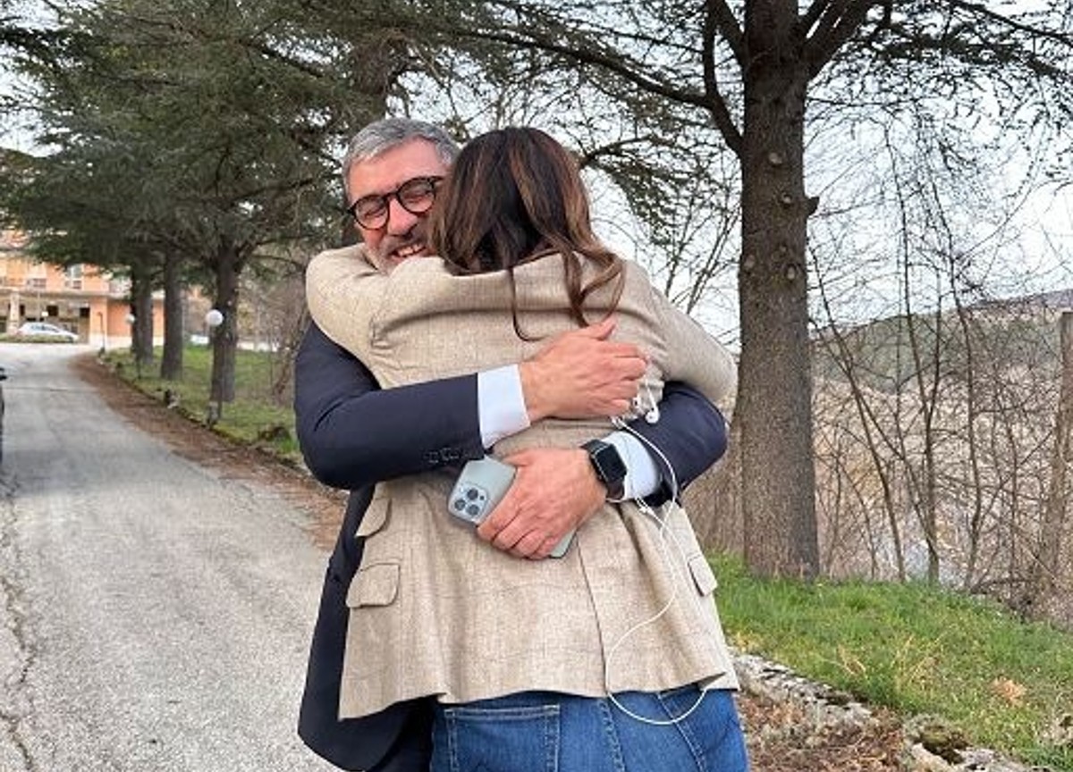 Abruzzo, Todde abbraccia D’amico: “Uniti si può vincere, come in Sardegna” Abruzzo, Todde abbraccia D’amico: “Uniti si può vincere, come in Sardegna”