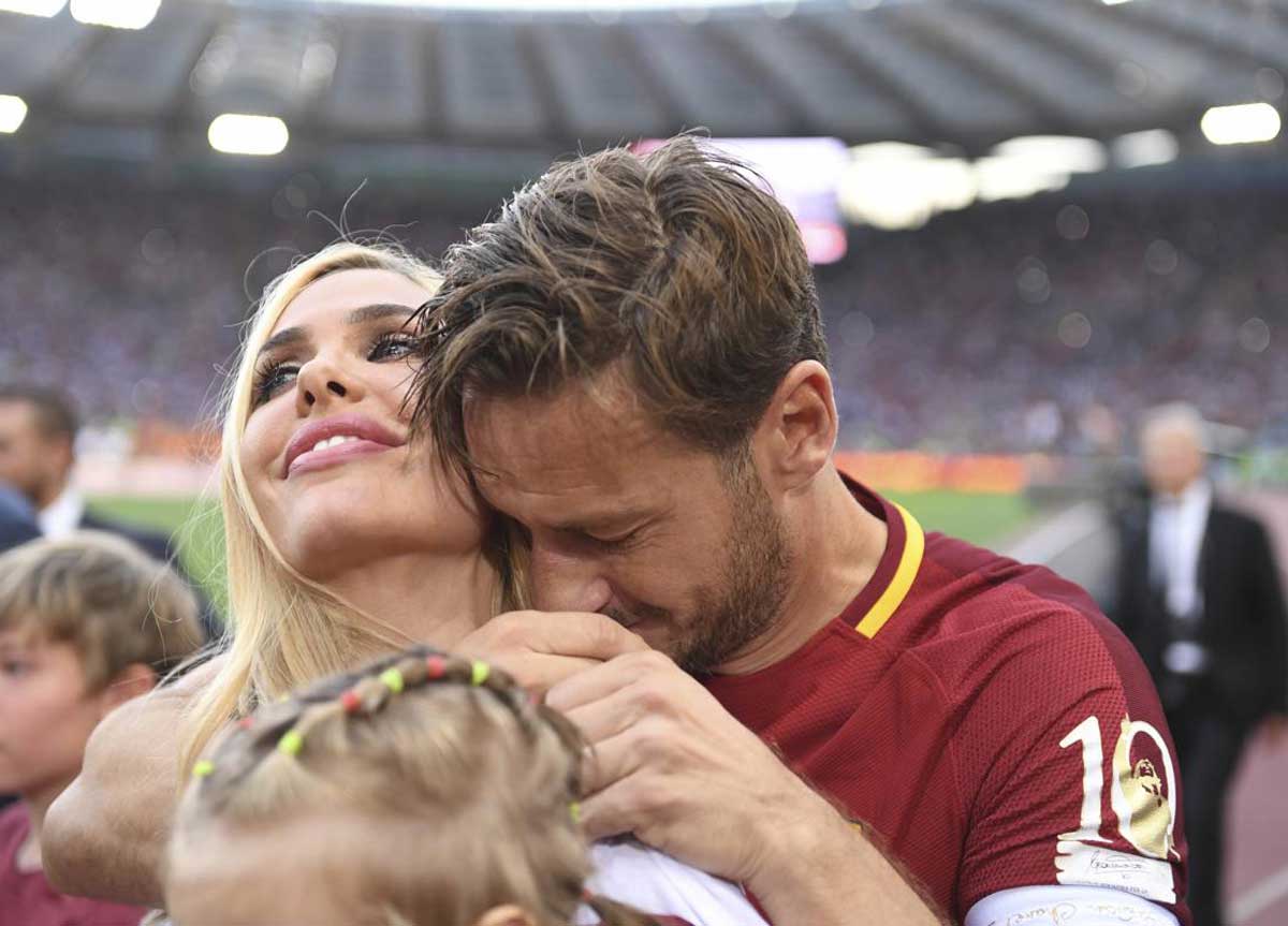 Totti, maltrattamenti a Noemi Bocchi: chiesti 5 anni e 6 mesi per l’ex marito Totti, maltrattamenti a Noemi Bocchi: chiesti 5 anni e 6 mesi per l’ex marito
