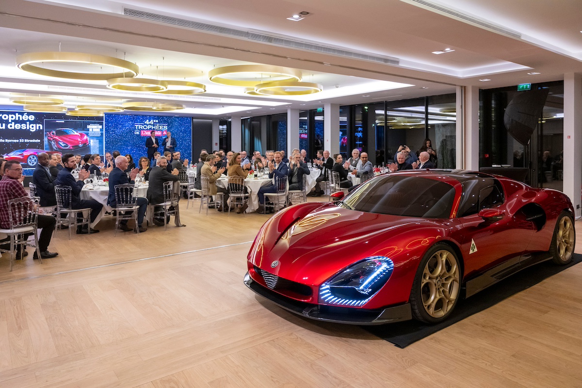 Alfa Romeo 33 Stradale vince il Design Trophy di Automobile Magazine Alfa Romeo 33 Stradale vince il Design Trophy di Automobile Magazine