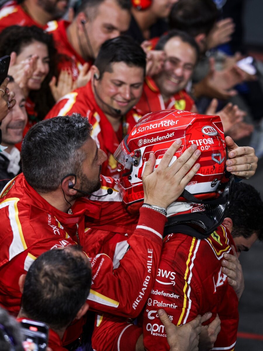 Ferrari celebra il primo podio di Leclerc e il debutto di Bearman in Arabia Ferrari celebra il primo podio di Leclerc e il debutto di Bearman in Arabia