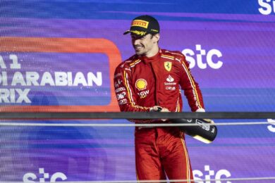 Ferrari celebra il primo podio di Leclerc e il debutto di Bearman in Arabia