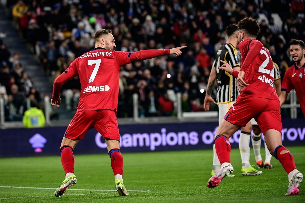 Koopmeiners frena la Juventus: Milan al secondo posto nel segno di Pulisic Koopmeiners frena la Juventus: Milan al secondo posto nel segno di Pulisic