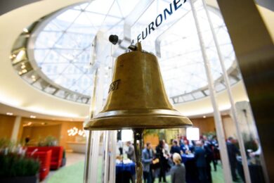 Mercato azionario ai massimi? Ecco perché bisogna investire comunque