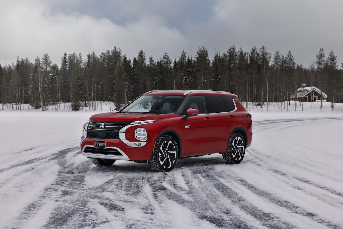Mitsubishi Outlander PHEV MY25: rivoluzione 4×4 in Europa Mitsubishi Outlander PHEV MY25: rivoluzione 4×4 in Europa