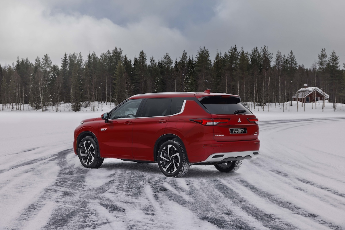 Mitsubishi Outlander PHEV MY25: rivoluzione 4×4 in Europa Mitsubishi Outlander PHEV MY25: rivoluzione 4×4 in Europa