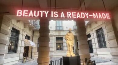 Claire Fontaine a Palazzo Maffei: bellezza, ready-made e politica