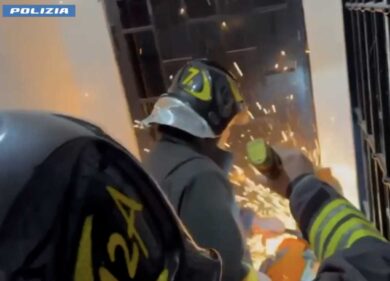 Droga, denaro e un Kalashnikov in salotto: ecco il marchio della mala romana