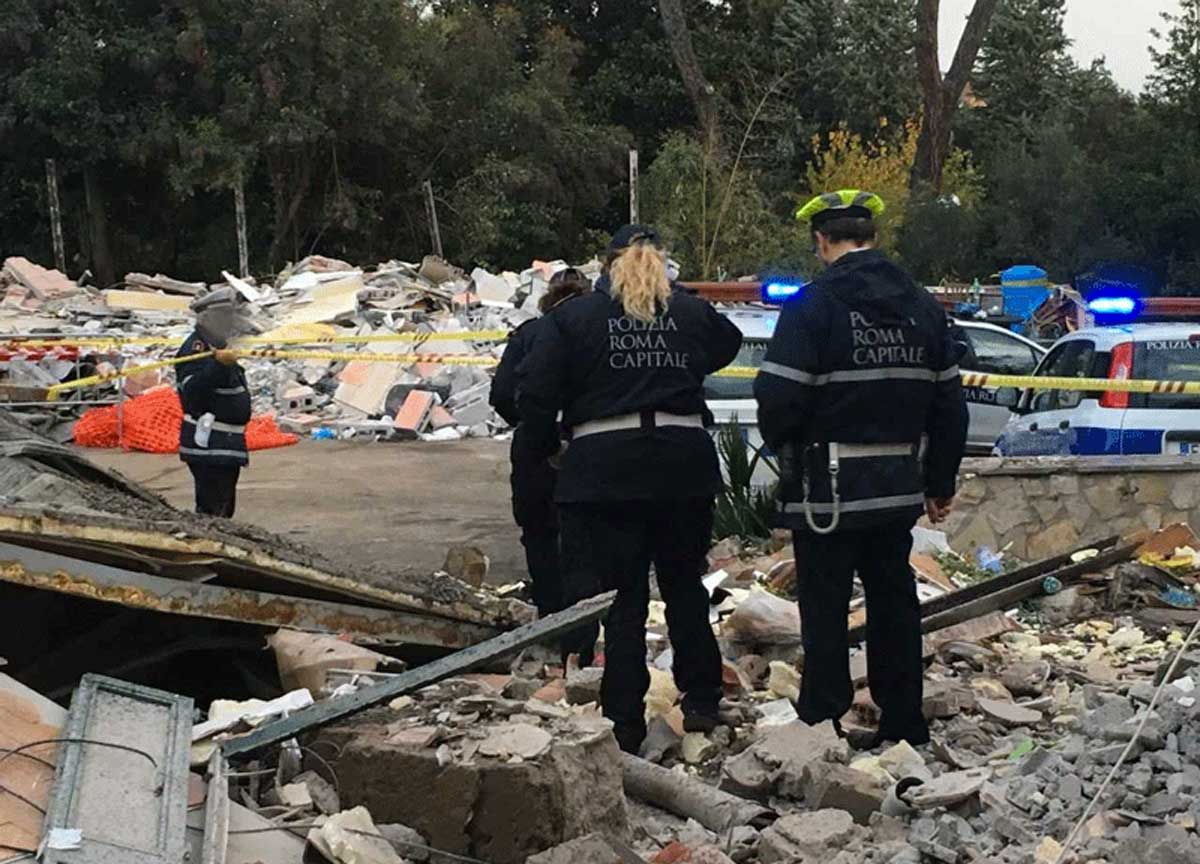 Casamonica, addio del Parco della Legalità: al posto delle ville solo degrado Casamonica, addio del Parco della Legalità: al posto delle ville solo degrado