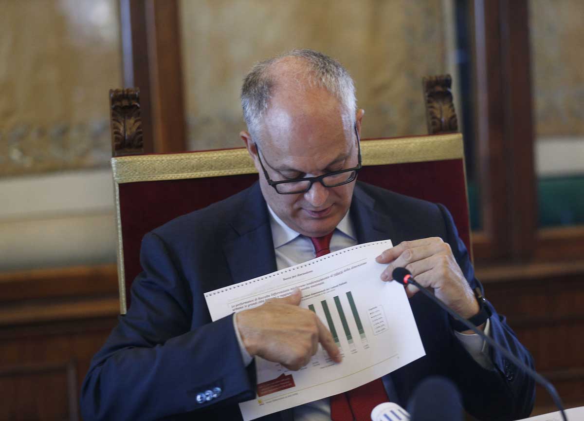 Rifiuti, bugie e promesse: l’affare su Roma trasforma la monnezza in oro Rifiuti, bugie e promesse: l’affare su Roma trasforma la monnezza in oro