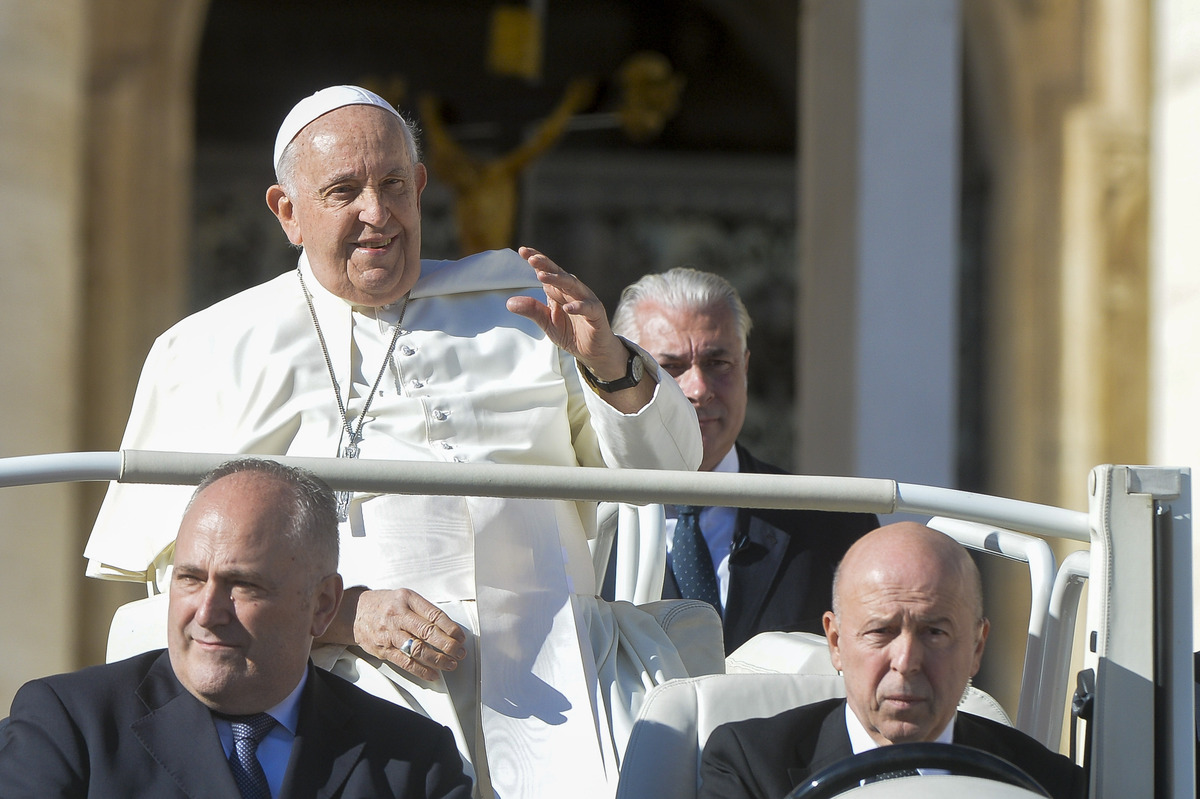 Papa Francesco non ne azzecca una: dopo Israele anche l’Ucraina se la prende Papa Francesco non ne azzecca una: dopo Israele anche l’Ucraina se la prende