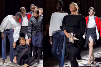 Modella cade in passerella e chiude la sfilata scalza tra gli applausi