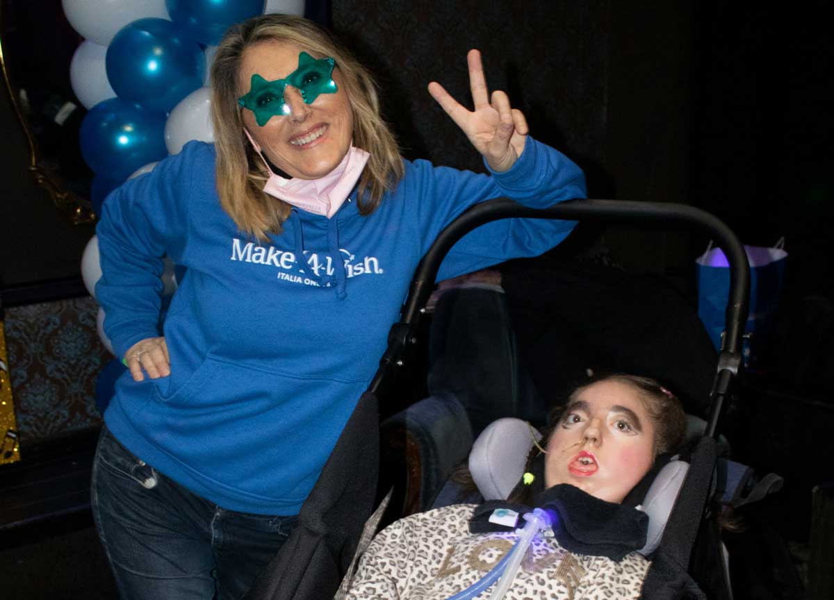 Affetta da malattia neuromuscolare realizza il sogno: una notte in discoteca Affetta da malattia neuromuscolare realizza il sogno: una notte in discoteca