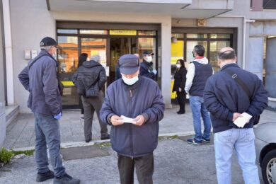 Bonus anziani, assegni da 1380 euro. Ecco a chi spetta e quando verrà pagato