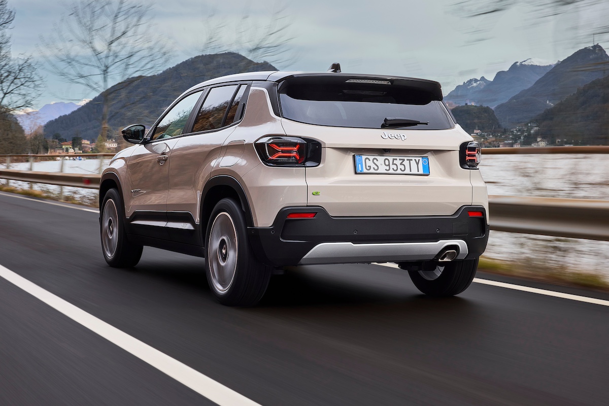 Nuova Jeep Avenger e-Hybrid: innovazione e tradizione Nuova Jeep Avenger e-Hybrid: innovazione e tradizione