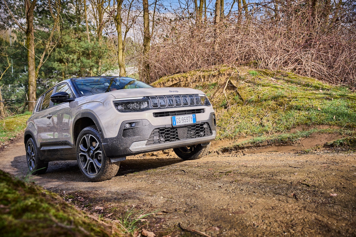 Nuova Jeep Avenger e-Hybrid: innovazione e tradizione Nuova Jeep Avenger e-Hybrid: innovazione e tradizione