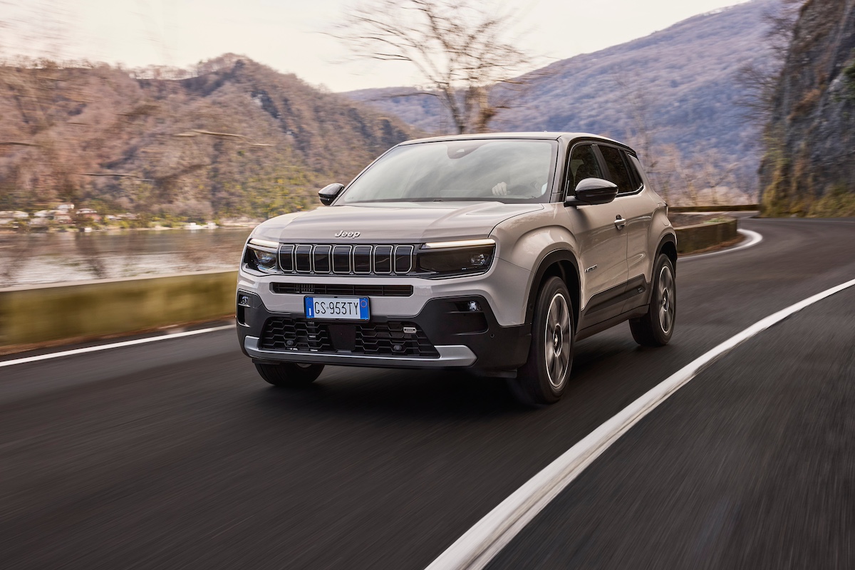 Nuova Jeep Avenger e-Hybrid: innovazione e tradizione Nuova Jeep Avenger e-Hybrid: innovazione e tradizione