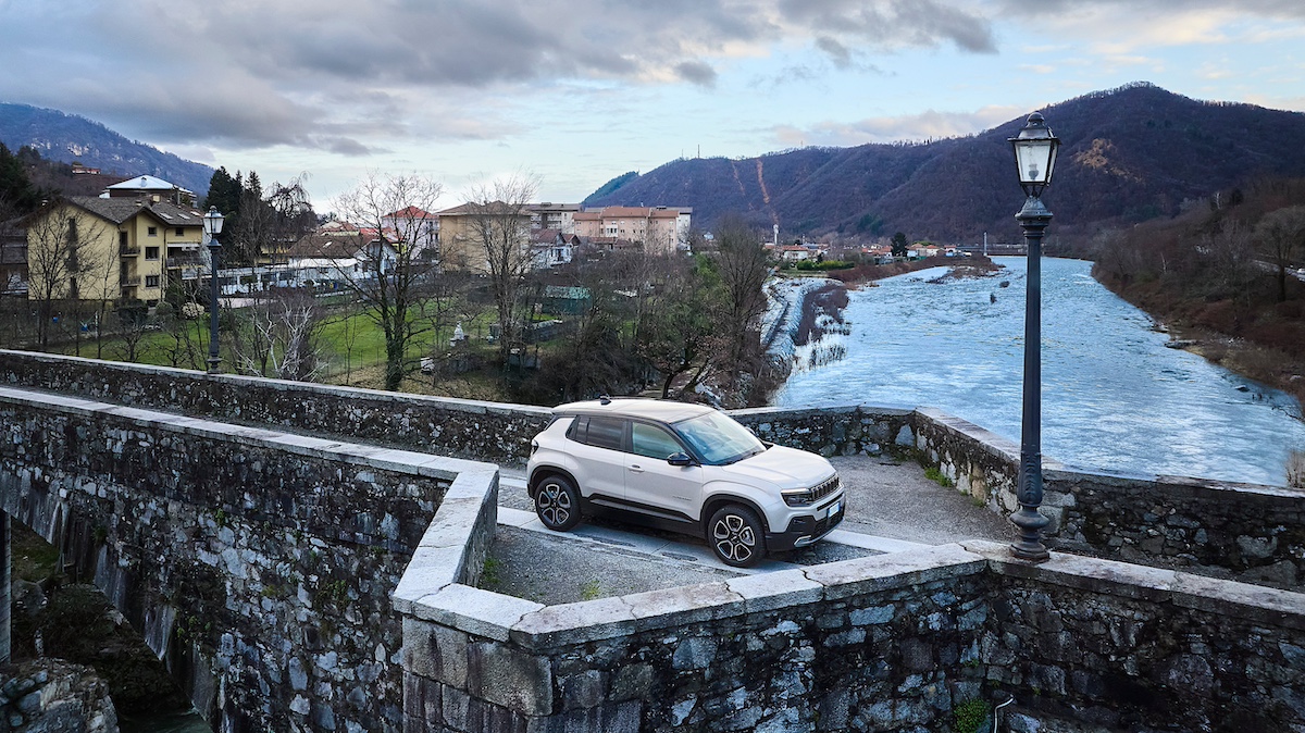 Nuova Jeep Avenger e-Hybrid: innovazione e tradizione Nuova Jeep Avenger e-Hybrid: innovazione e tradizione