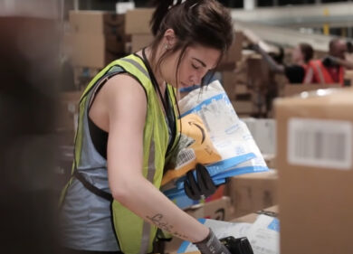 Amazon, niente più reso lungo: colpo duro per i furbetti dello shopping online