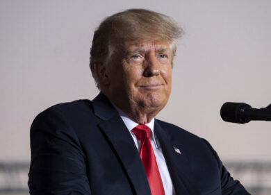 Trump cerca di vendere a Musk il suo social “Truth”: Elon declina l’offerta