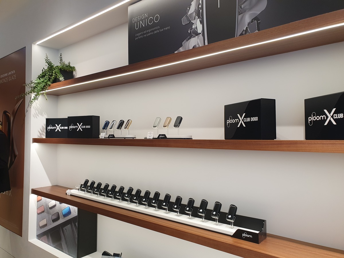 JTI, Ploom Store: i fan incontrano i Club Dogo al loro Meet&Greet