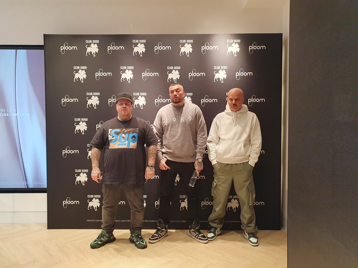 JTI, Ploom Store: i fan incontrano i Club Dogo al loro Meet&Greet