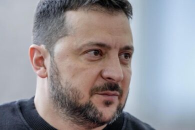 Kiev: “Voto russo da non riconoscere”. La Nato striglia alleati su munizioni