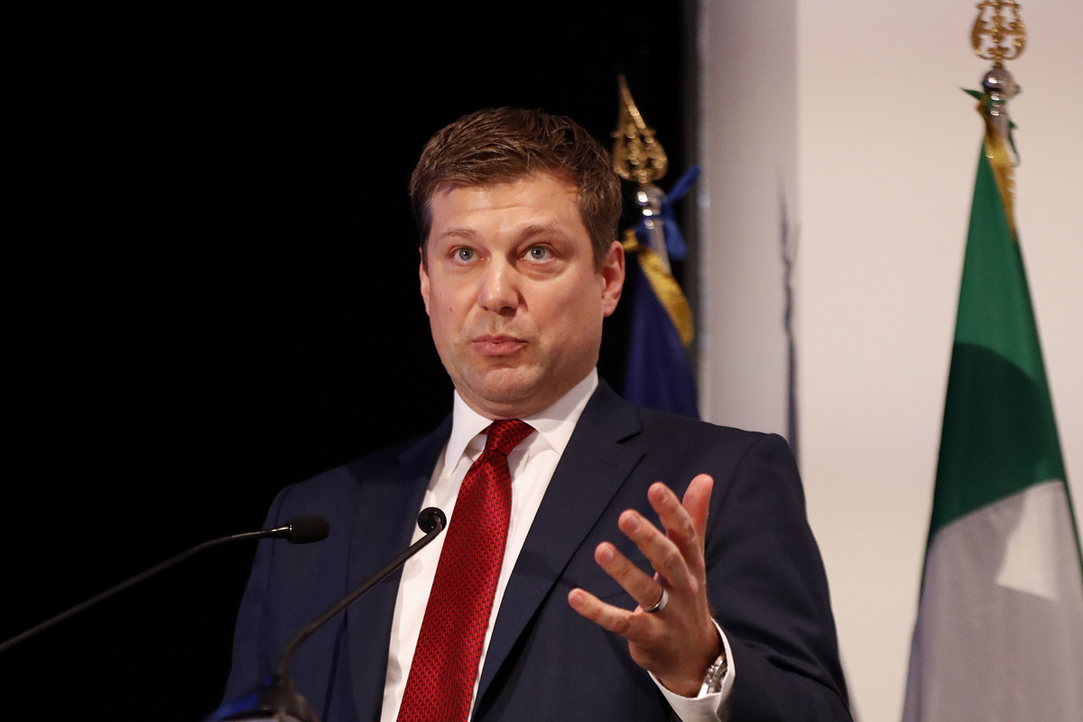 Iveco, nel piano investimenti per 5,5 miliardi. Il titolo svetta in Borsa Iveco, nel piano investimenti per 5,5 miliardi. Il titolo svetta in Borsa