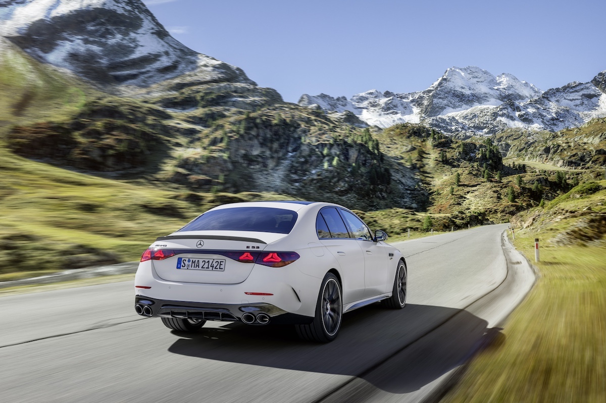 Mercedes-AMG E 53 HYBRID: rivoluzione ibrida Mercedes-AMG E 53 HYBRID: rivoluzione ibrida