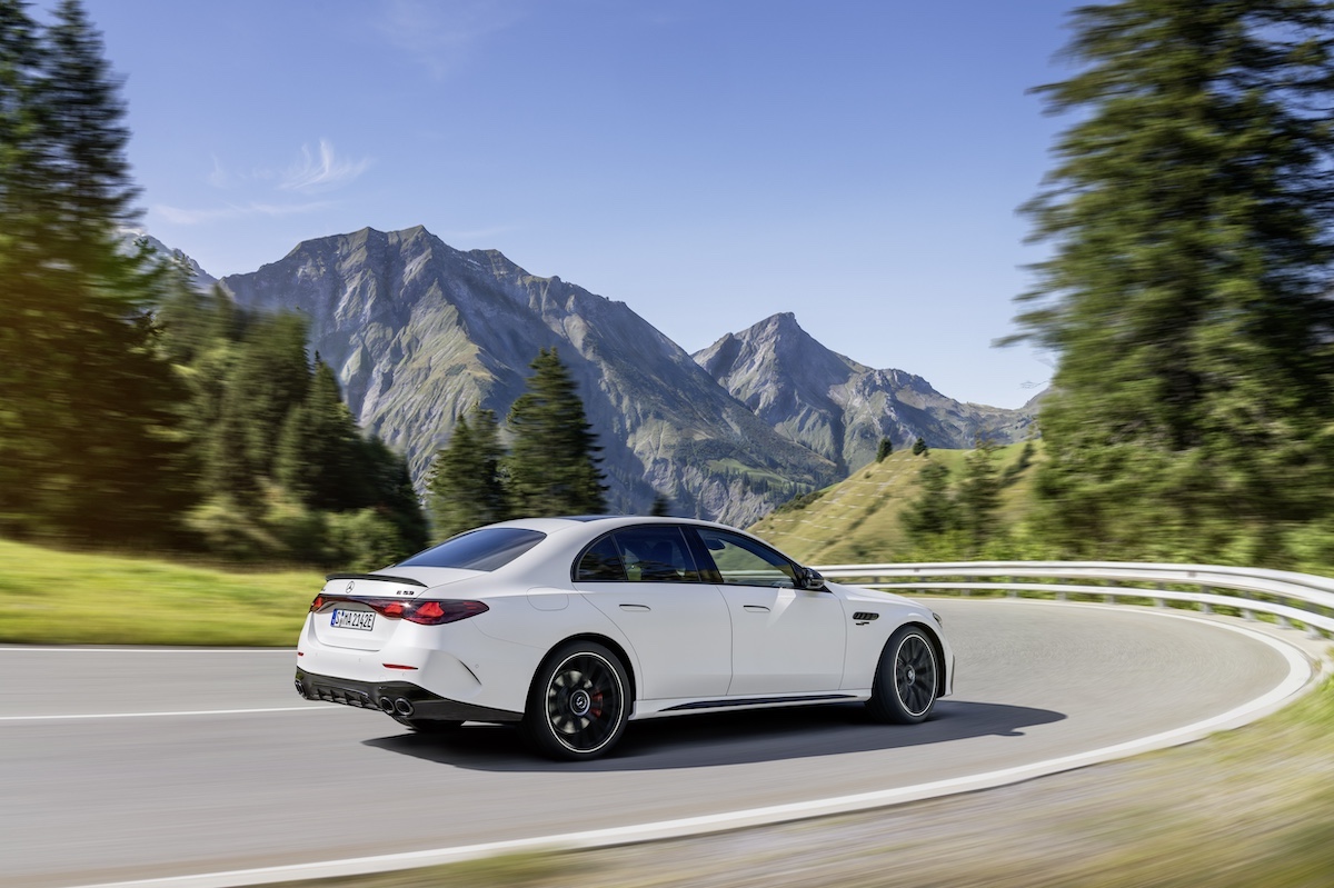 Mercedes-AMG E 53 HYBRID: rivoluzione ibrida Mercedes-AMG E 53 HYBRID: rivoluzione ibrida