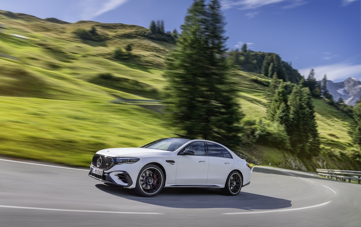 Mercedes-AMG E 53 HYBRID: rivoluzione ibrida Mercedes-AMG E 53 HYBRID: rivoluzione ibrida